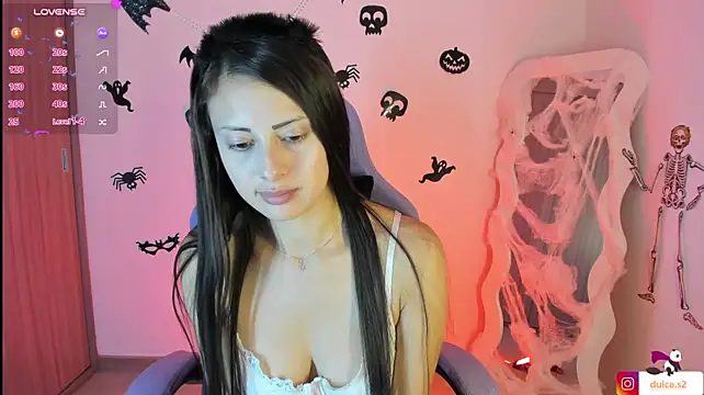 Kylie_Wet Adlı Modelin Canlı XXX Sohbeti
