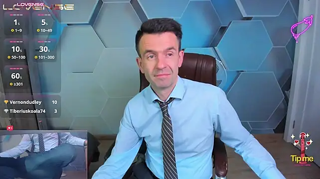 XXX chat uživo modela SteveTiger