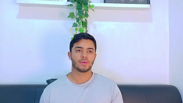 Chat XXX en directo de TylerWest_