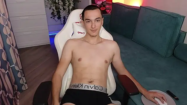 MoonlinSkinn Show in webcam