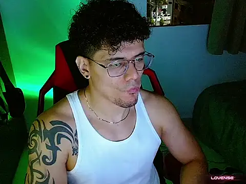 Chatroom XXX en direct de Logan0626