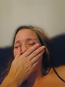 SkyelarSomer's Live XXX Chat