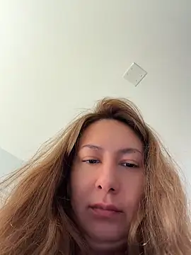 IAmScarlettLove Chat XXX in diretta