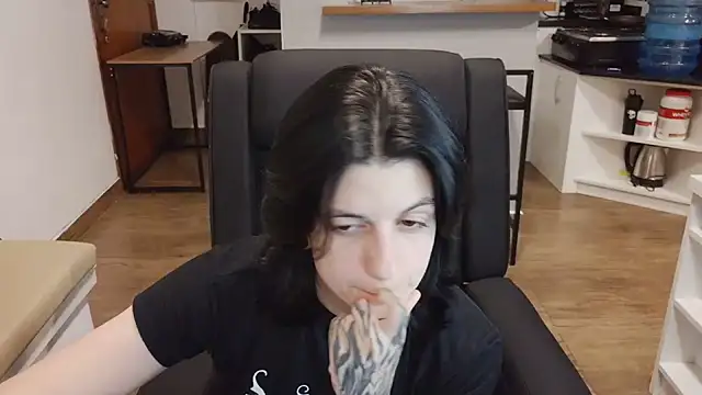 kyslrana Chat XXX in diretta
