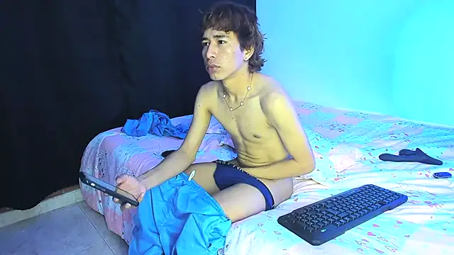 Ronny_Hot12 Obrolan Langsung XXX