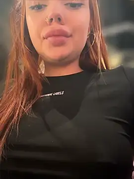 Онлайн чат XXX LisaCatt