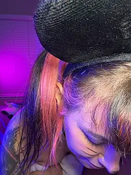 MarlaFknSinger live XXX chat