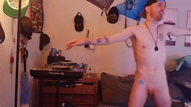 צ'אט XXX בשידור חי של pyrowuff