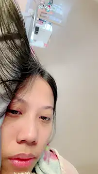 WetVirginPussy Adlı Modelin Canlı XXX Sohbeti