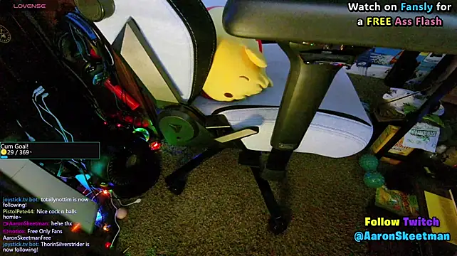 AaronSkeetman Chat XXX in diretta