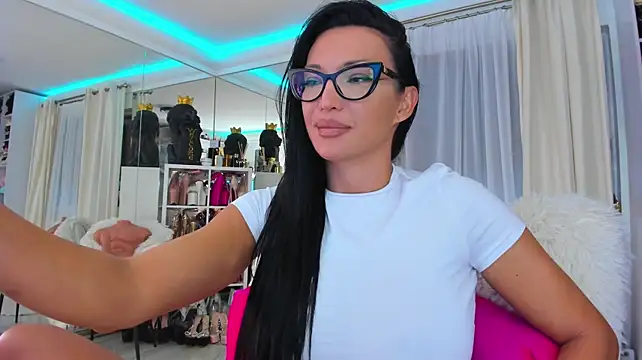 AstridVexxx Adlı Modelin Canlı XXX Sohbeti