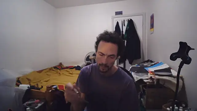 JohnnyMoves élő XXX-chatje
