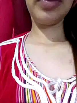 NOORZA7 Adlı Modelin Canlı XXX Sohbeti