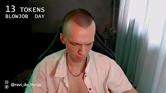 Chat +18 de ravi_do_things ao vivo