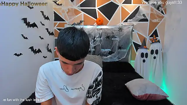 Juan_Nd_Steven's Live XXX Chat