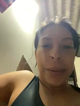vero__gomez Adlı Modelin Canlı XXX Sohbeti