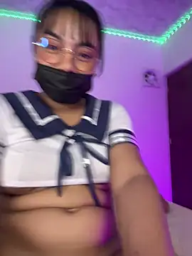 XXX chat uživo modela Kyra__Rose