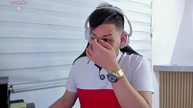 Chat +18 de Rick_Adams ao vivo