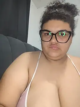 XXX chat uživo modela Alaia99