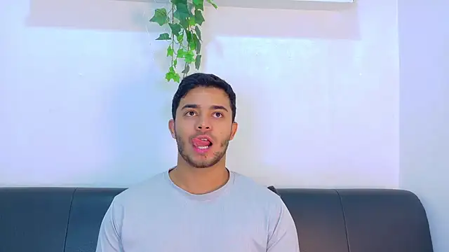 TylerWest_ live XXX chat