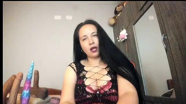 cami_hot_tits Adlı Modelin Canlı XXX Sohbeti
