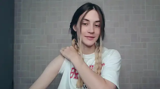 CindaDahle Adlı Modelin Canlı XXX Sohbeti