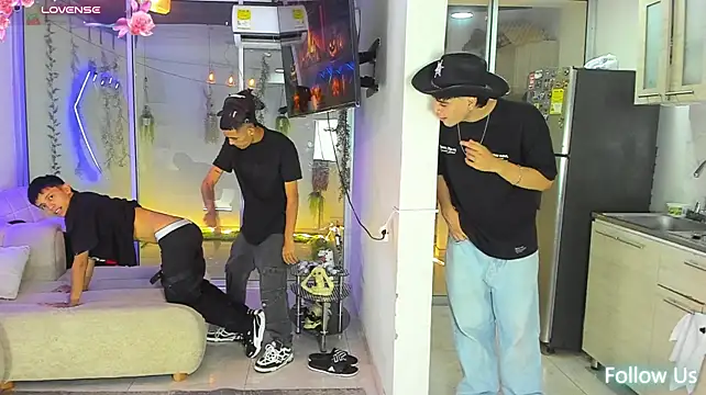 แชท XXX สดของ Houseofwarrios