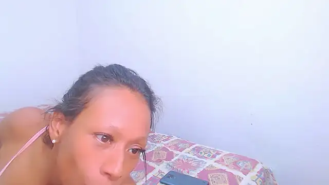 monserrath_bitch_naughty 现场XXX聊天