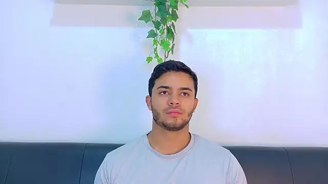 TylerWest_ XXX чат на живо