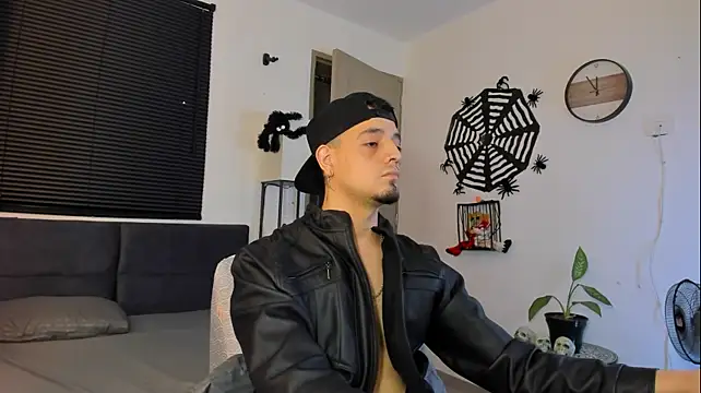 alejandro_calderon1's Live XXX Chat
