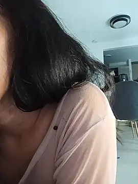 Sara-215's Live XXX Chat