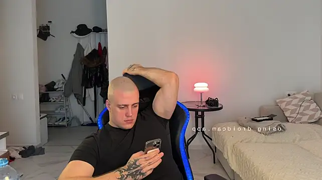 TELENOK_BIG's Live XXX Chat
