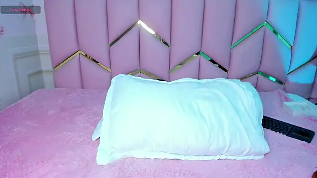 Megan_cute4u Adlı Modelin Canlı XXX Sohbeti