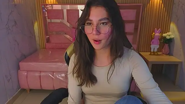 Chat +18 de Cassandra__s ao vivo