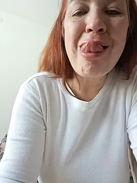 KiraXTender's Live XXX Chat