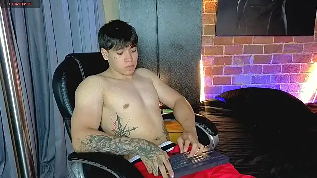 Czat XXX na żywo – RomanKanne1