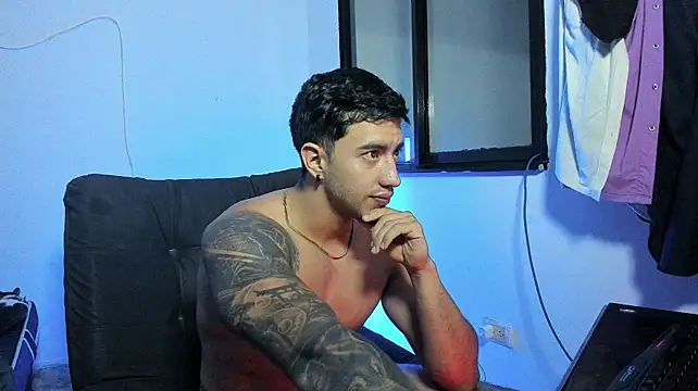 Axel_hendrick লাইভ XXX চ্যাট