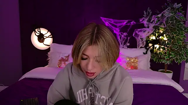 HelenaMorgan Chat XXX in diretta