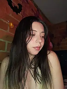 Chat XXX en directo de Petite_CherryX