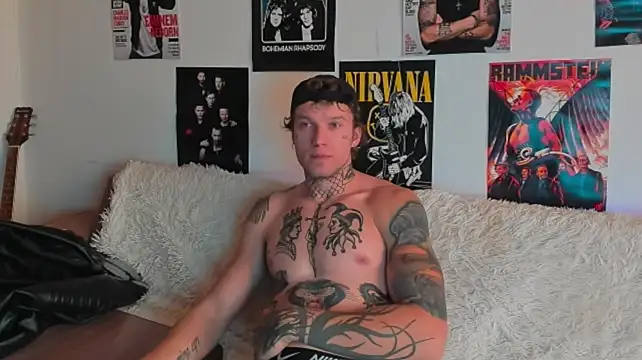 Huntall77's Live XXX Chat