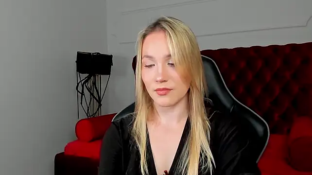 ElaraVoltagen Live XXX chat