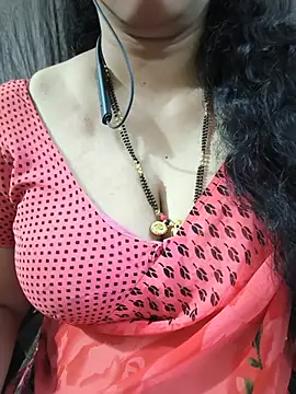 bhuvana_555's Live XXX Chat