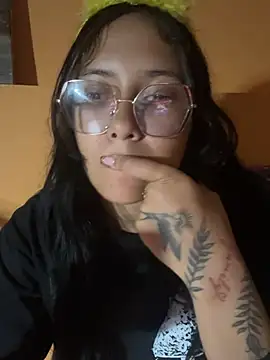 Chat +18 de roxyee_ ao vivo