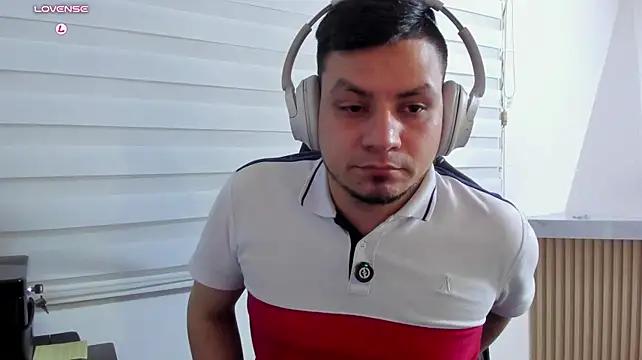 XXX chat uživo modela Rick_Adams