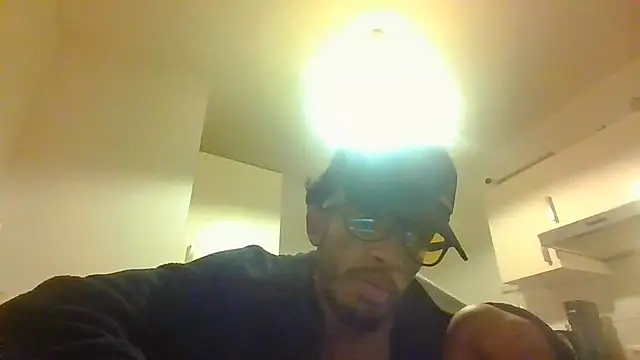 Omariaman's Live XXX Chat