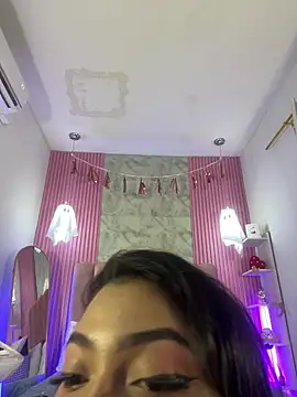 ArianaRougee Chat XXX in diretta