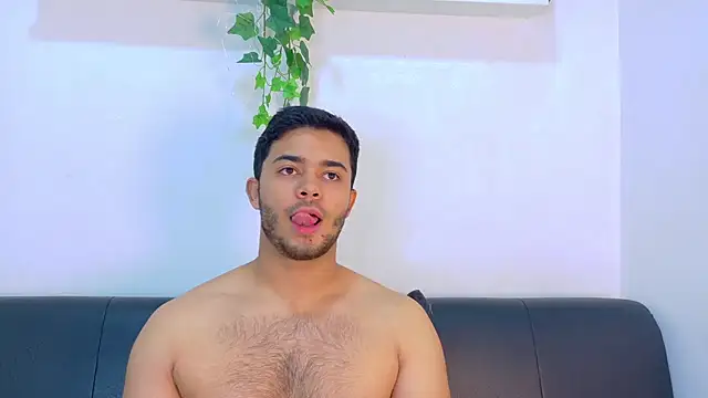 TylerWest_ live XXX chat