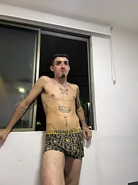 NikoStone_ Adlı Modelin Canlı XXX Sohbeti