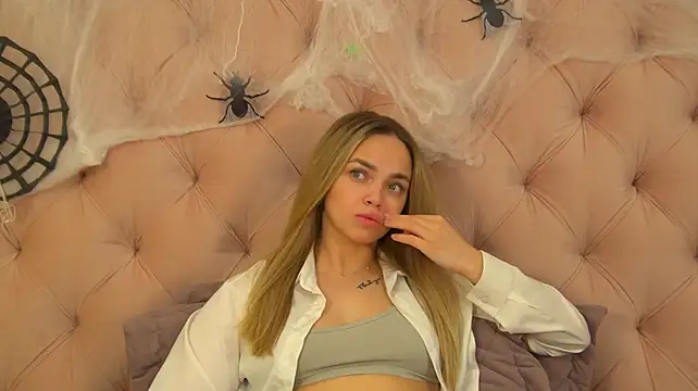 AnitaVenture Adlı Modelin Canlı XXX Sohbeti