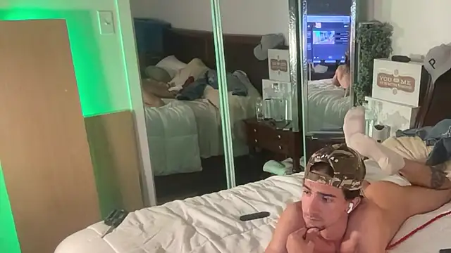 DylanBrook's Live XXX Chat